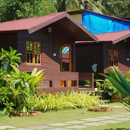 Okean Resort Vagator Exterior photo